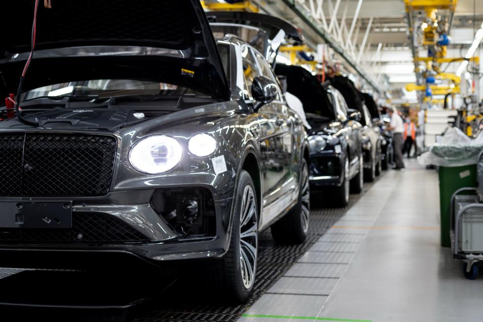 Στην παραγωγή η ανανεωμένη Bentley Bentayga